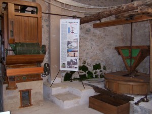 Molino de la Villa y Tourist Info Ademúz